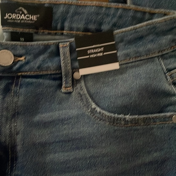 NEW-JORDACHE  Classic 
Women’s Straight- High Rise Jeans
Stretchy and soft - Picture 6 of 10